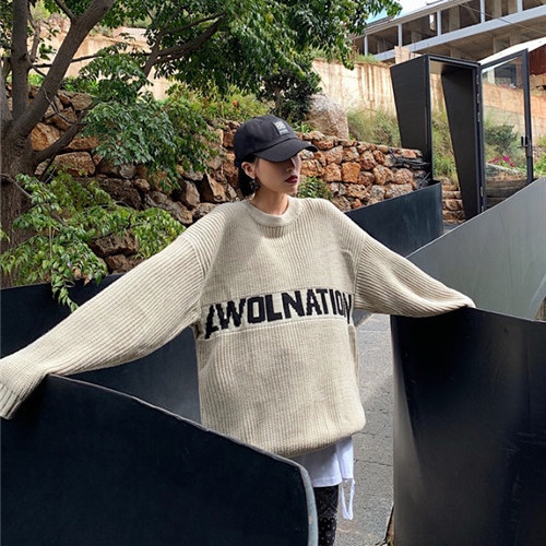 Áo sweater dệt kim dáng rộng cổ tròn in họa tiết chữ cái năng động dễ phối đồ dành cho nữ