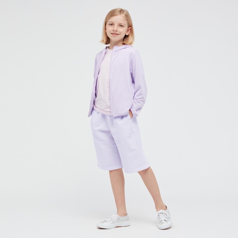 Quần lửng bé gái kẻ sọc dọc xinh xắn của UNIQLO