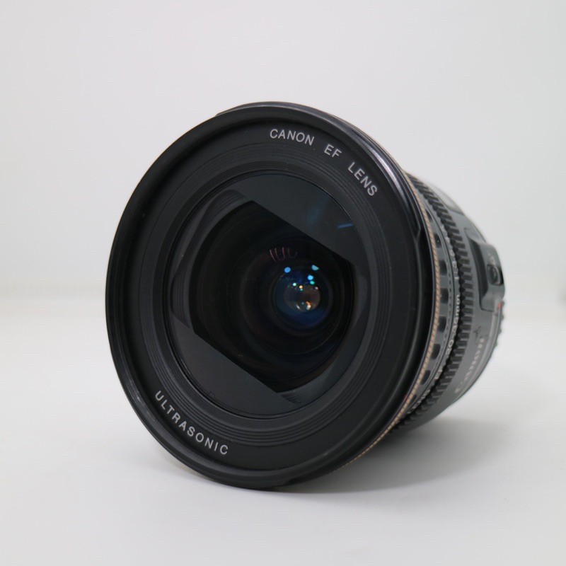 Ống Kính Canon EF 20-35mm f/3.5-4.5 USM