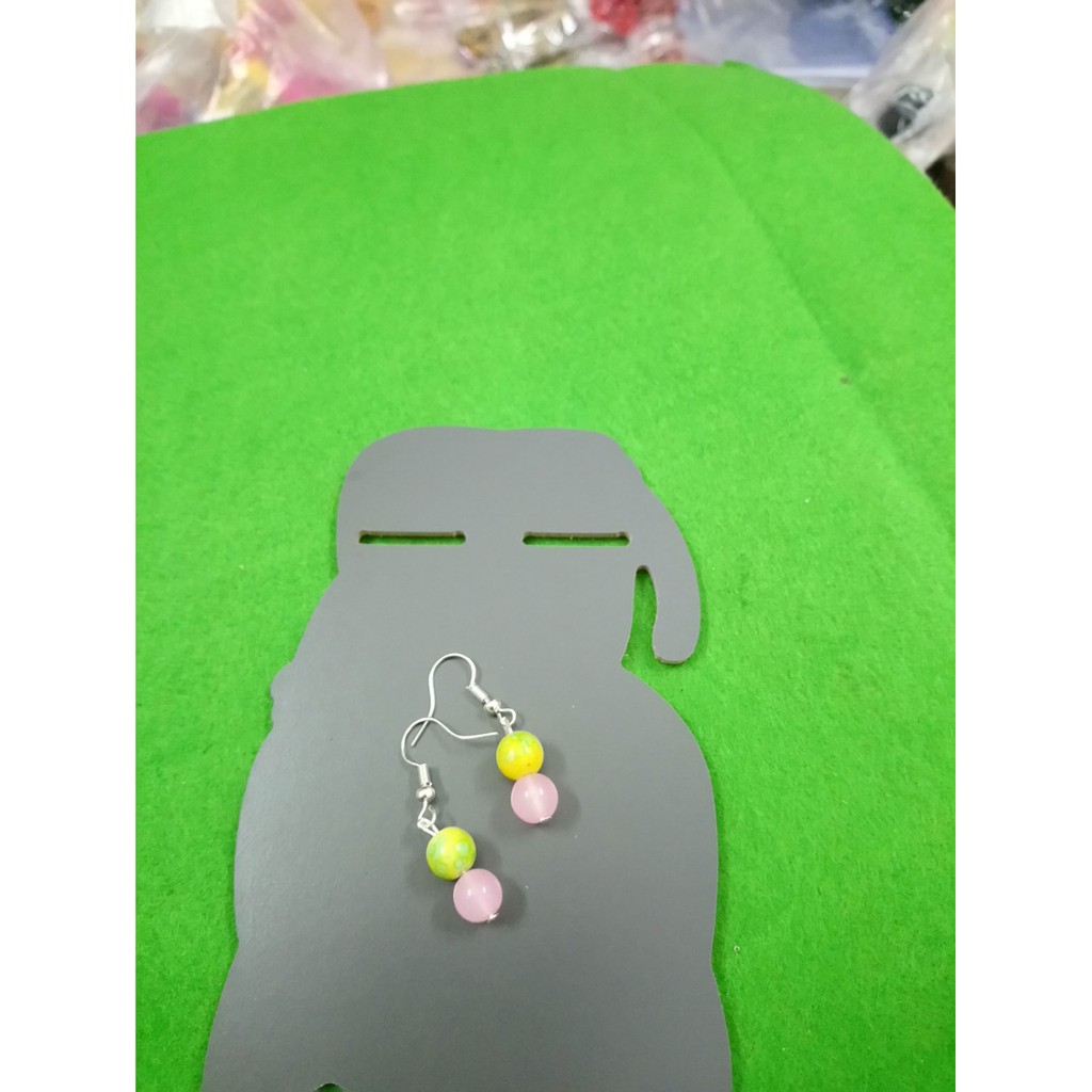 Bông tai phong thủy. chất liệu kim loại. hàng y hình nhe các bạn vì hình shop tự chụp. giá 1 đôi chỉ 31.500đ / 1 đôi.