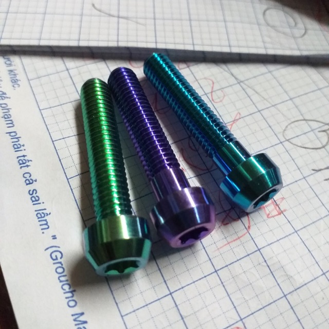 ốc titan đầu tròn 6mm 3cm
