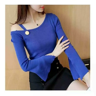 Áo len lệch vai