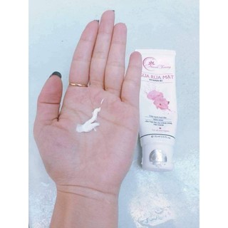 SỮA RỮA MẶT VITAMIN B3 THANH TRANG