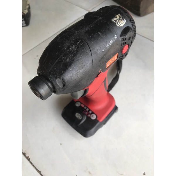 Máy bắn vít max