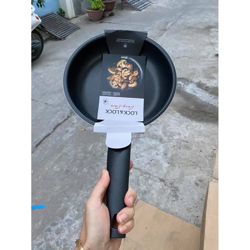 Chảo Chống Dính 20cm Easy Frypan Lock And Lock Kiểu Dáng Đẹp An Toàn, Tiện Lợi
