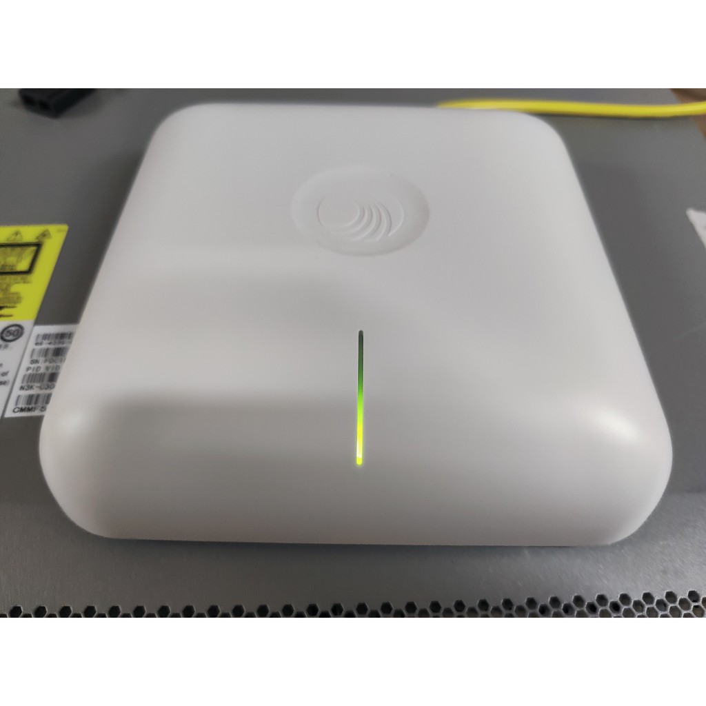 Bộ phát Wifi Cambium cnPilot E410 wireless access point.