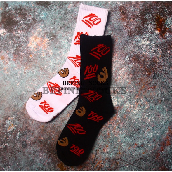 Vớ thể thao số 100 cổ cao Nam Nữ phong cách trẻ trung, xu hương đường phố, năng động.