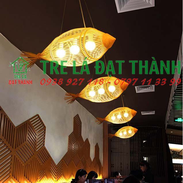 Lồng đen mây tre đan trang trí quán ăn hải sản, đèn tre hình con cá