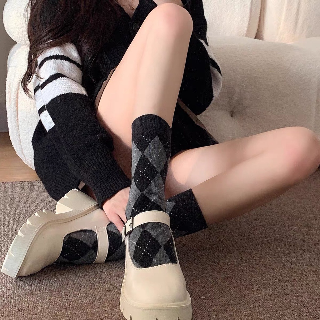 ( New) Đôi tất nữ 3 màu họa tiết kẻ sọc trendy dài trên mắt cá chân