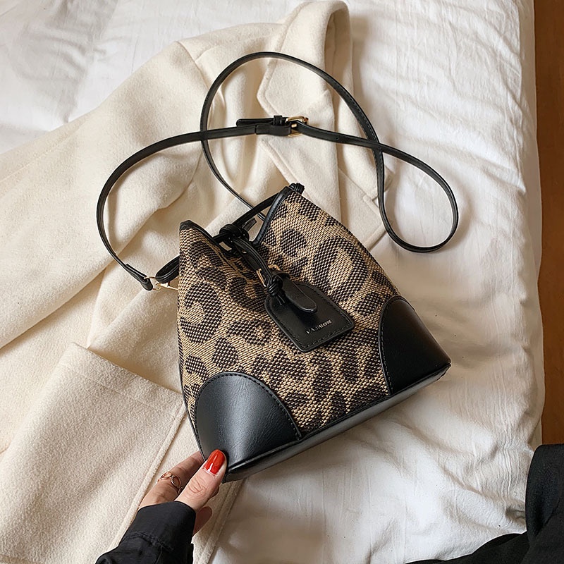 Túi đeo chéo IELGY kiểu xô họa tiết da báo thời trang cao cấp dành cho nữ