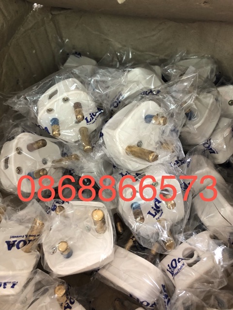 Phích cắm 3 chấu PUKR LiOA tiêu chuẩn Châu Âu kiểu Anh chân cắm tròn