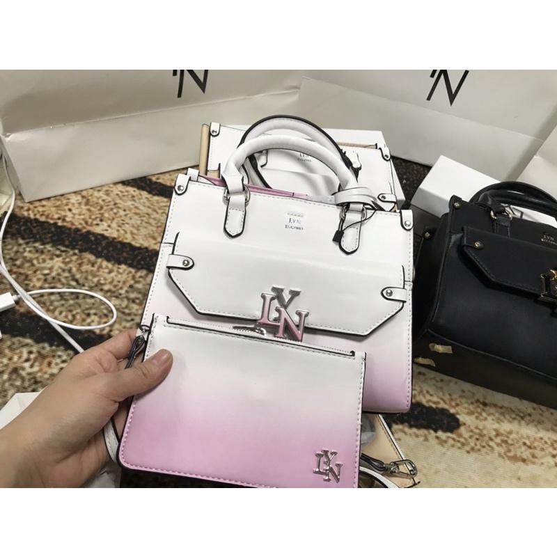 Túi Nữ Lyn Quai Xách Nắp Chữ Tặng Kèm Ví Nữ Nhỏ Dreamer Handbags