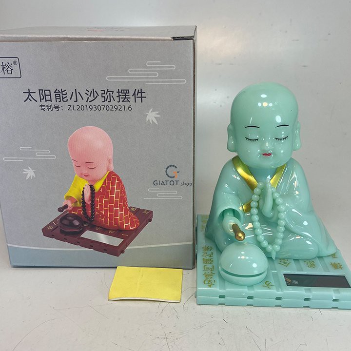 Tượng phật chú tiểu gõ mõ tụng kinh dùng pin nlmt màu xanh ngọc, hút tài lộc mới, hàng đẹp GiatotHN