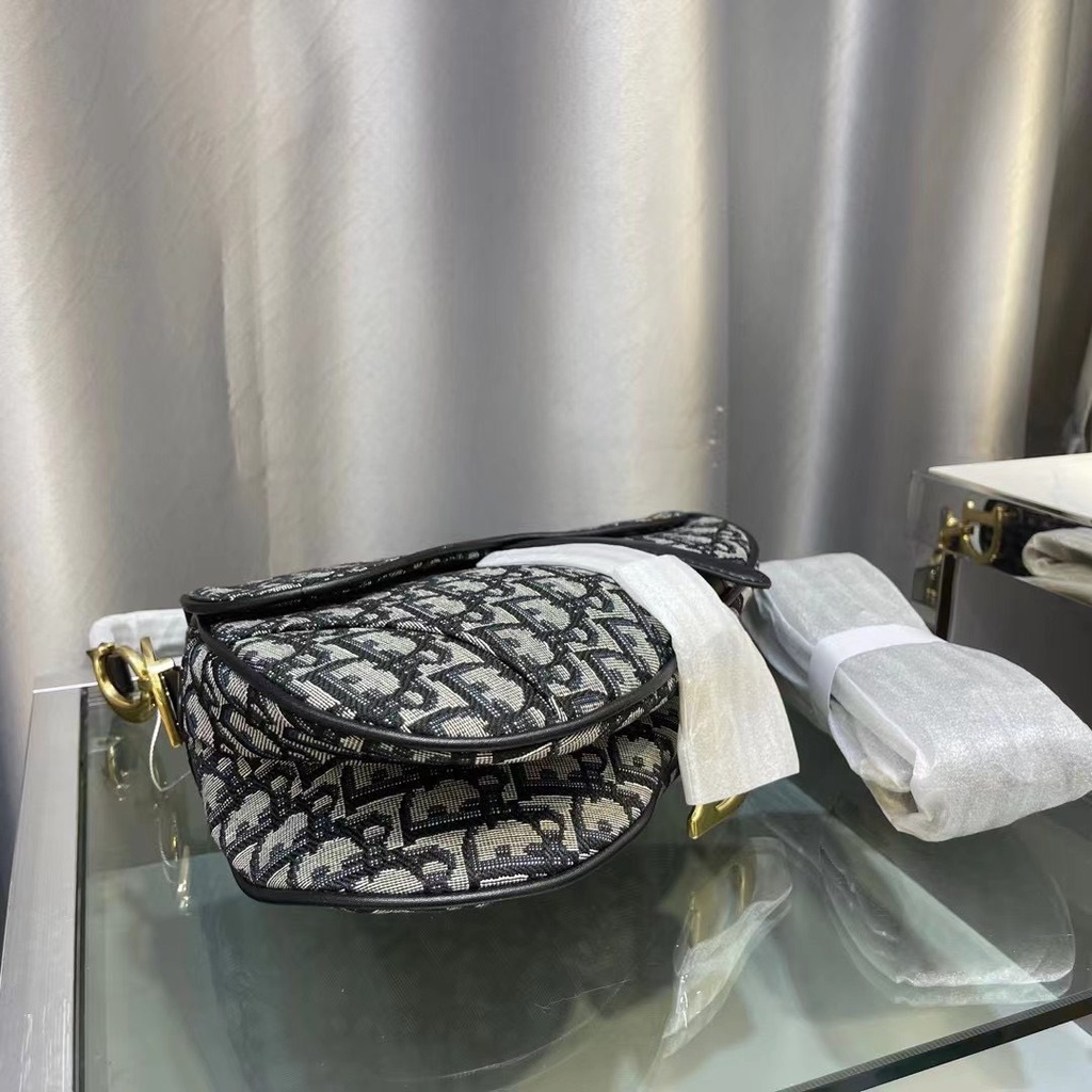 Túi yên ngựa Dior siêu đẹp không bao giờ lỗi mốt SADDLE BAG Blue Dior Oblique Jacquard 183LX-452000182