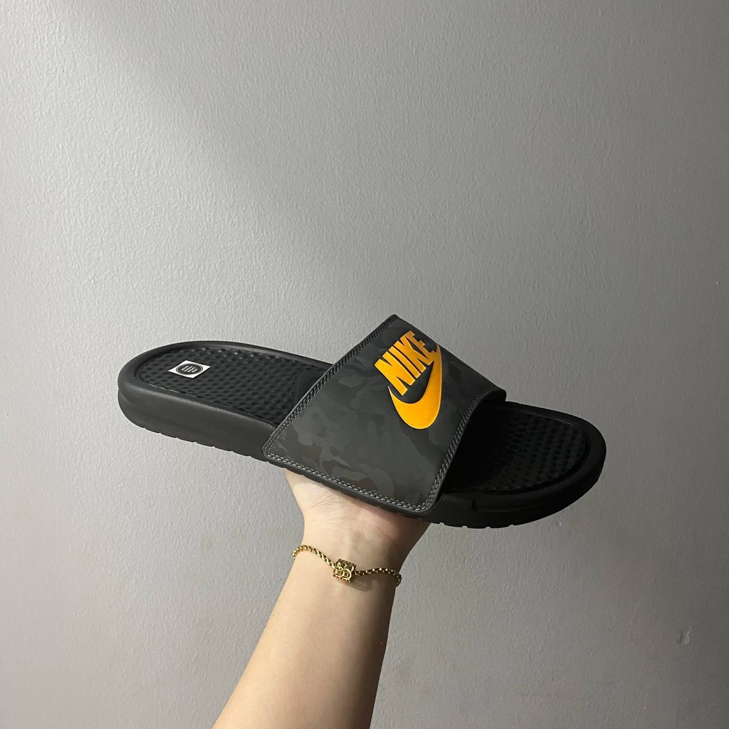Dép Benassi Thể Thao Thời Trang Màu Camo Đen Vàng Nam Nữ Có Sẵn 343880-031
