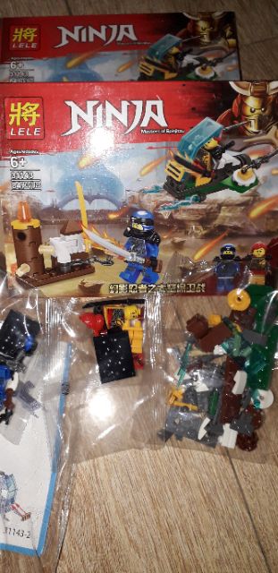 Lắp ráp 1 hộp LegoNinja 31143 có nhiều chi tiết bằng nhựa ABS