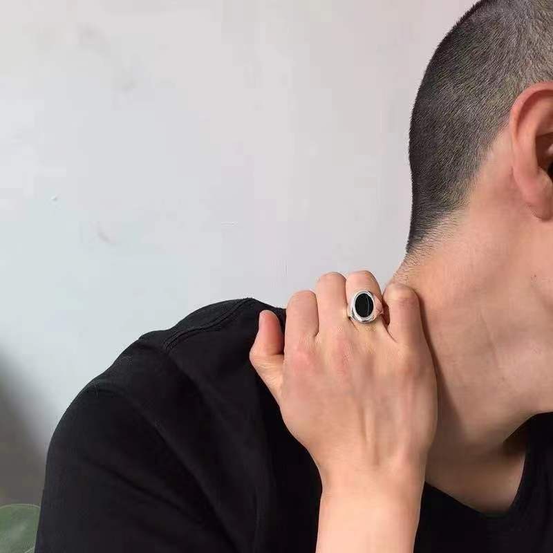 Nhẫn mặt đen số 4 phong cách Âu Mỹ cổ điển