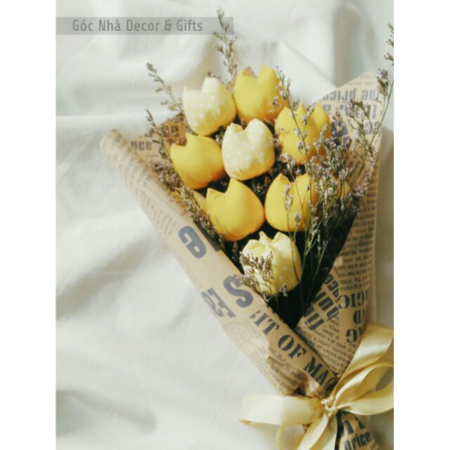 Bó hoa tulip vải màu vàng handmade