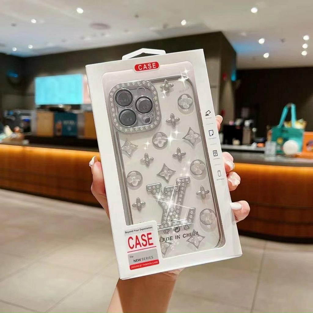 Ốp  LV đính đá logo  full mã 7,8/ 7P,8P, 11,12,13 ip ip14/ ip14pro/ ip14pro max.đủ mã và màu ốp chuẩn sịn.