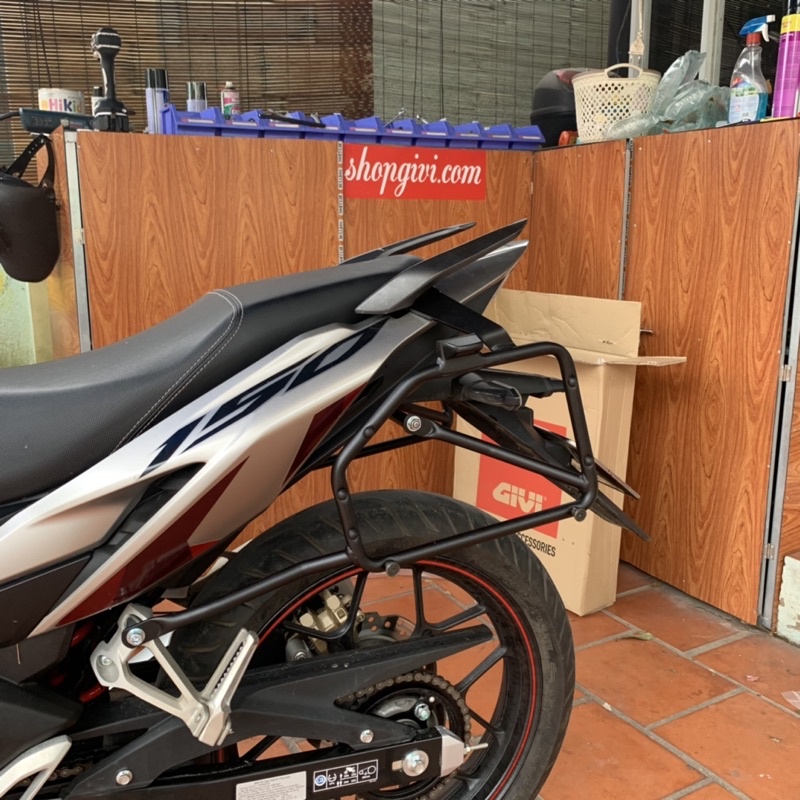Baga hông Givi cho xe Winner X/ Winner V1