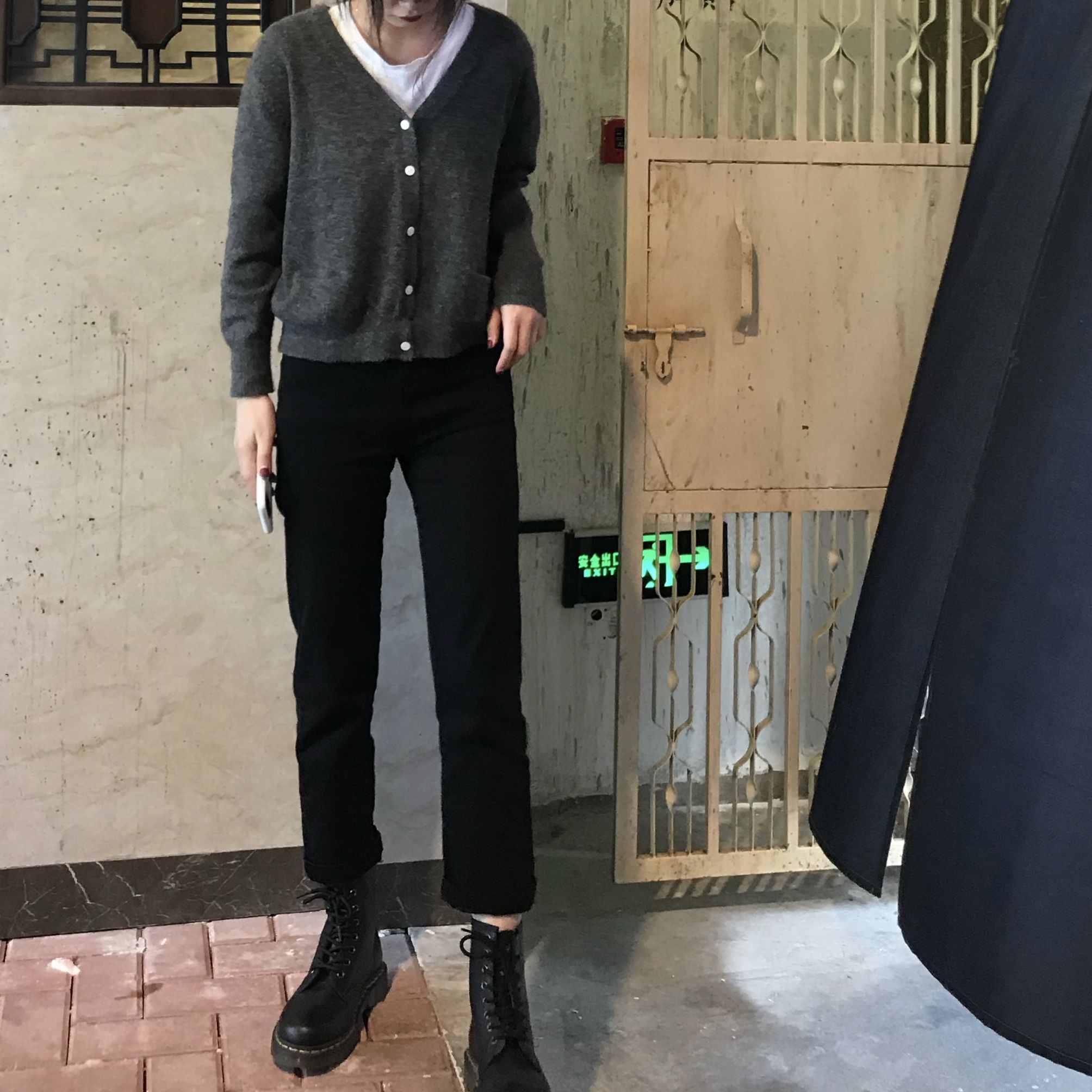 Quần jeans cho nữ lưng cao màu đen | BigBuy360 - bigbuy360.vn