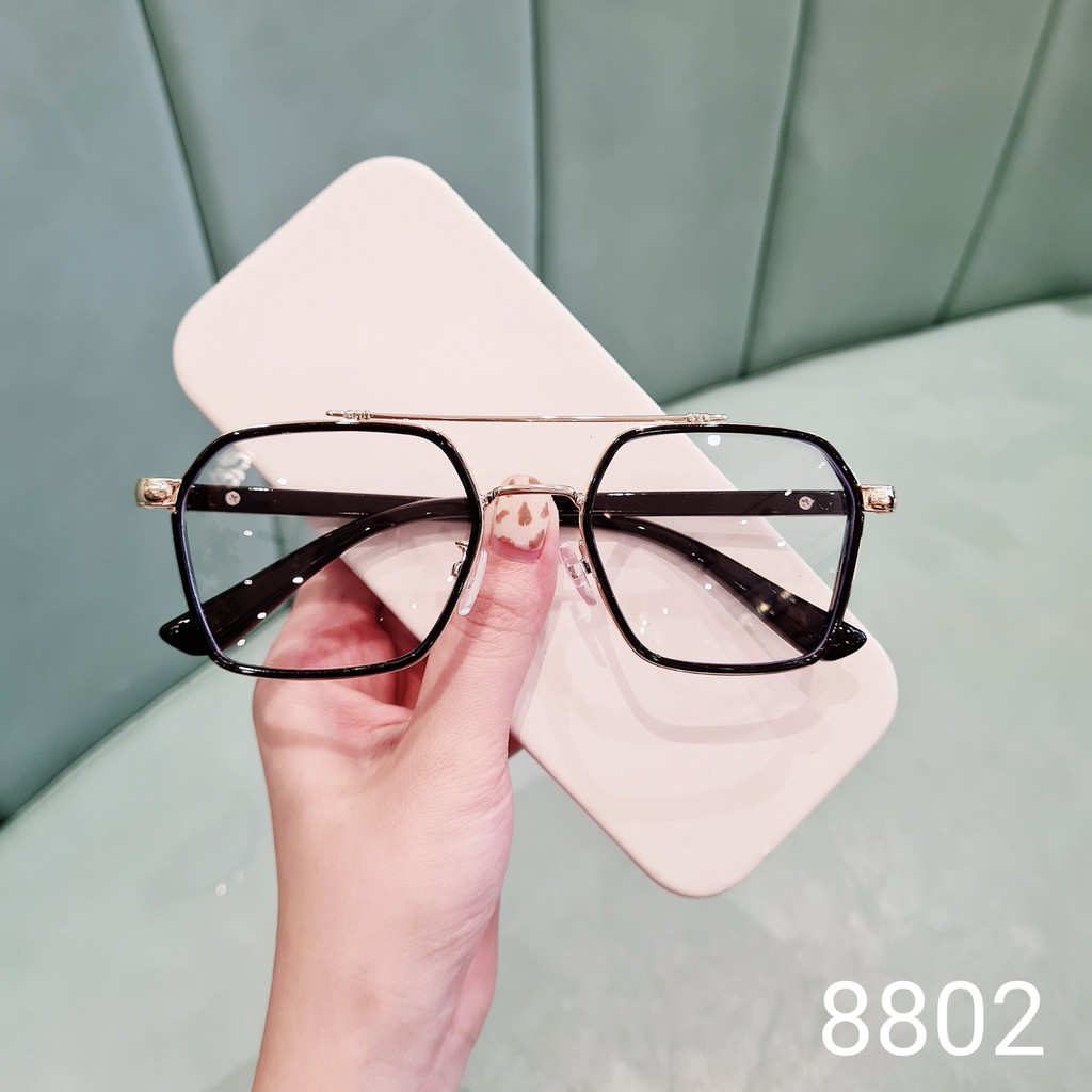 Gọng kính thời trang nam nữ Lilyeyewear mắt vuông to không độ chống ánh sáng xanh 8802 | BigBuy360 - bigbuy360.vn