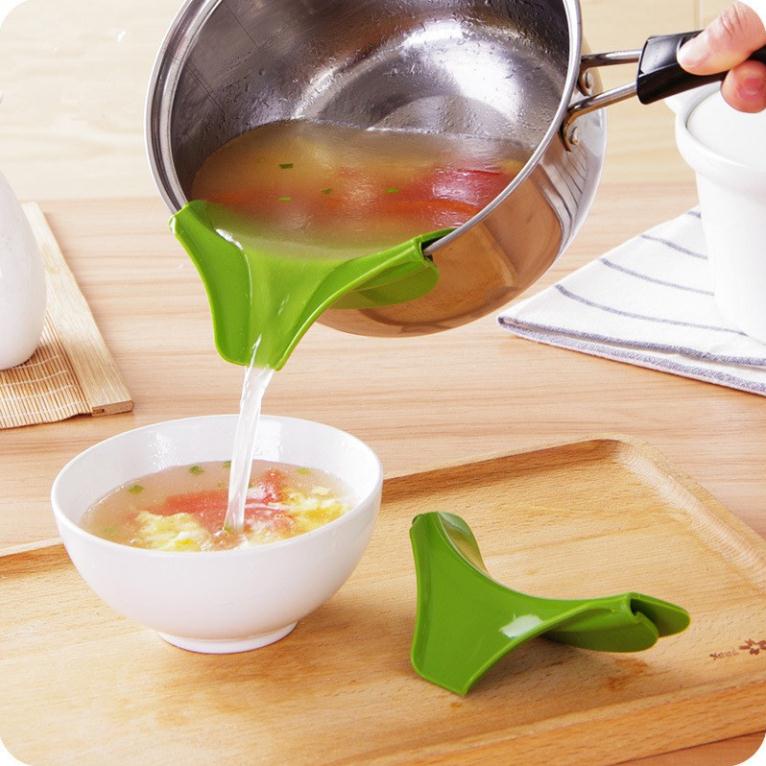 Phễu rót siliocon kiêm giá đỡ muỗng đũa đa năng