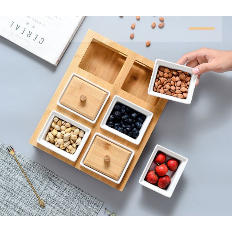 KHAY SỨ TRẮNG ĐẾ TRE ĐỰNG MỨT