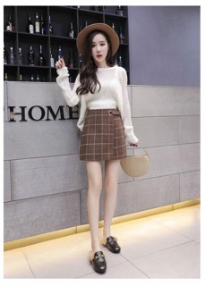 CHÂN VÁY DẠ KẺ