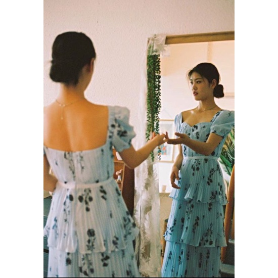 Đầm voan dập ly 3 tầng màu xanh hoạ tiết hoa hồng