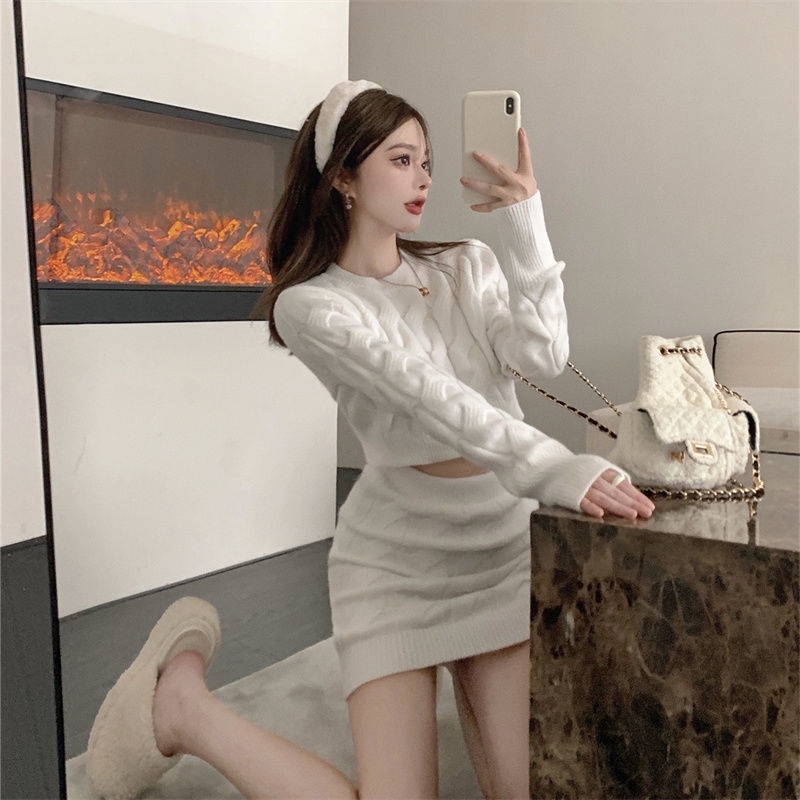 Bộ áo len chui đầu phối chân váy thời trang thu đông 2021 cho nữ