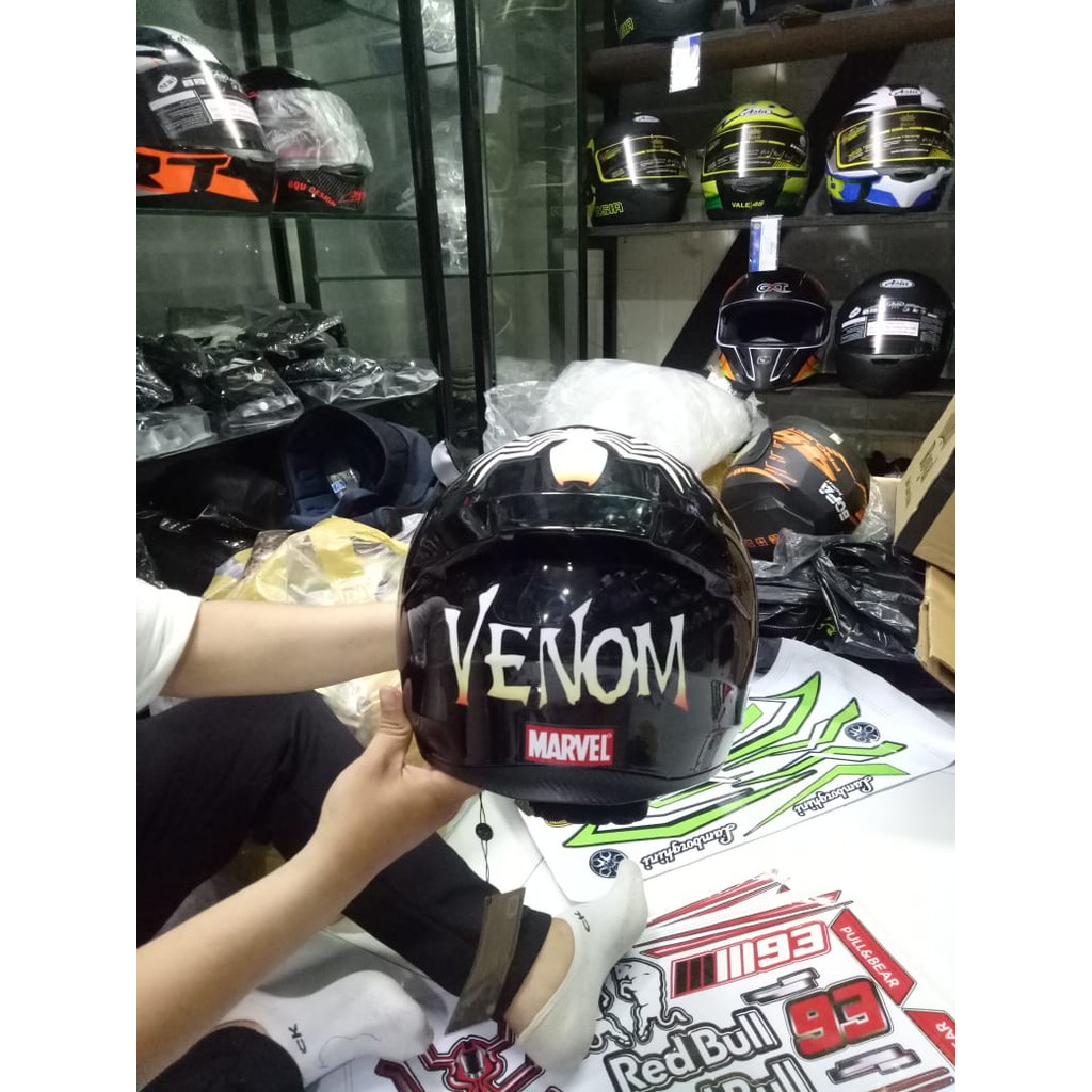 Mũ Fullface ROC màu Đen Bóng lên tem VENOM, bảo hành 12 tháng và túi đựng nón