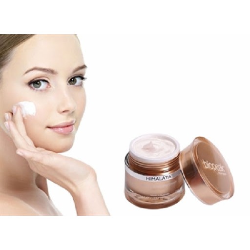 Kem dưỡng trắng da và làm mờ vết thâm nám Himalaya 50ml
