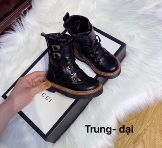 Giày trẻ em