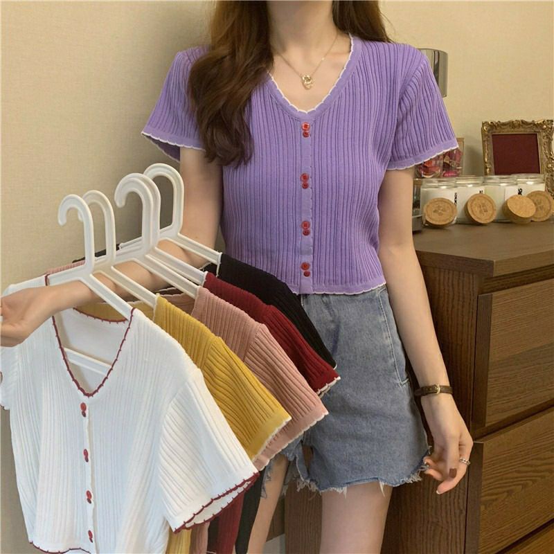 áo thun nữ tay ngắn cổ tròn cúc đỏ cực xinh