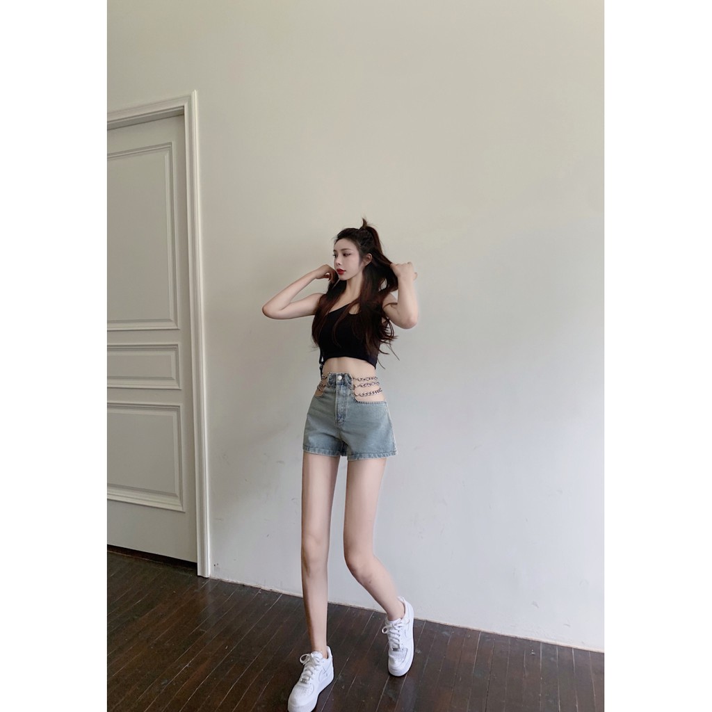SALE- Quần shorts jeans cạp cap hở eo xích ngang