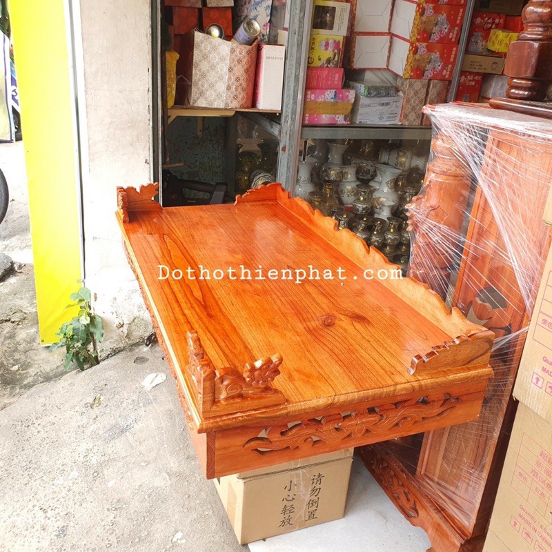 Bàn thờ treo tường gỗ xoan ngang 127 cm gồm 1 bộ chân đế