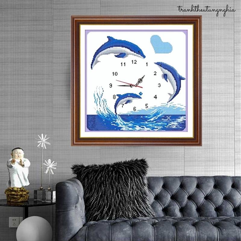 Tranh thêu chữ thập đồng hồ cá heo 45cm x 45cm