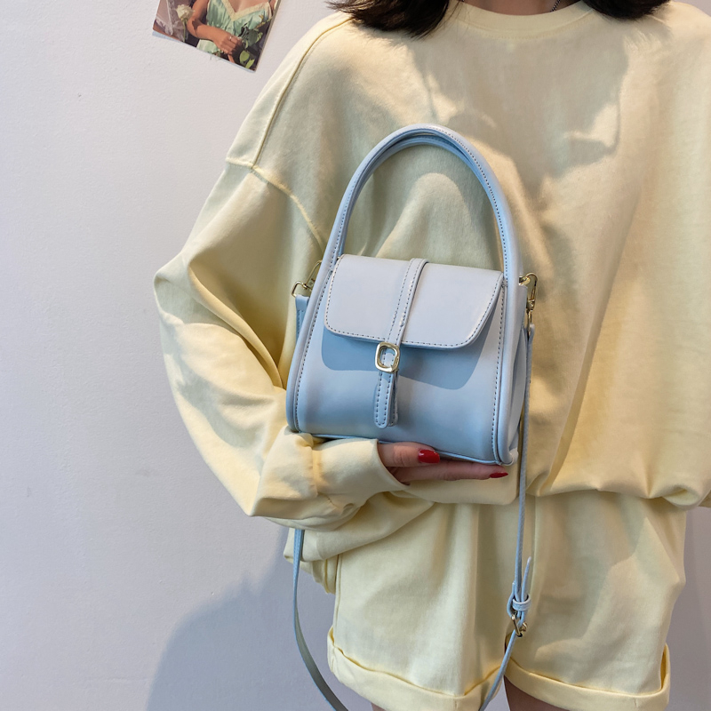 Túi đeo vai nữ IELGY thời trang sang trọng