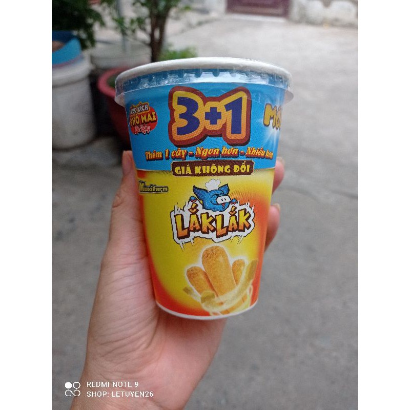 ( Mẫu mới 3 cây tặng 1 giá không đổi) Xúc xích lắc Xuxifarm 64gr