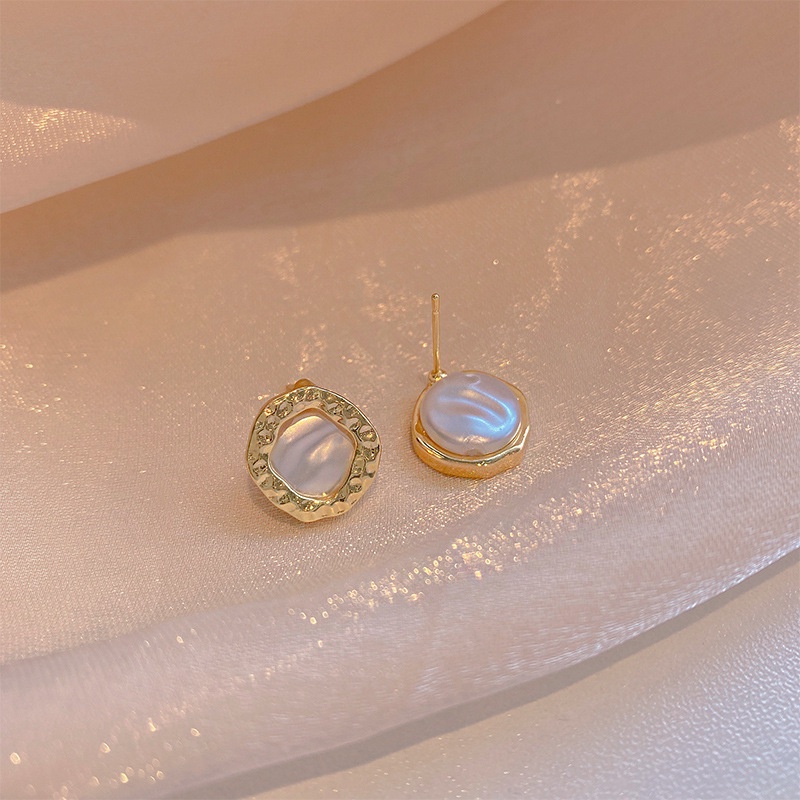 Khuyên Tai Tròn Viền Vàng Đính Ngọc Trai Sang Trọng Phong Cách Hàn Quốc