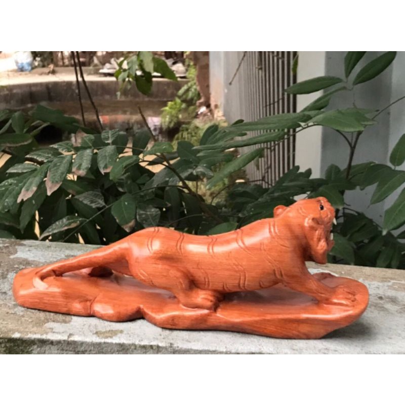Tượng hổ bằng gỗ hương dài 30cm