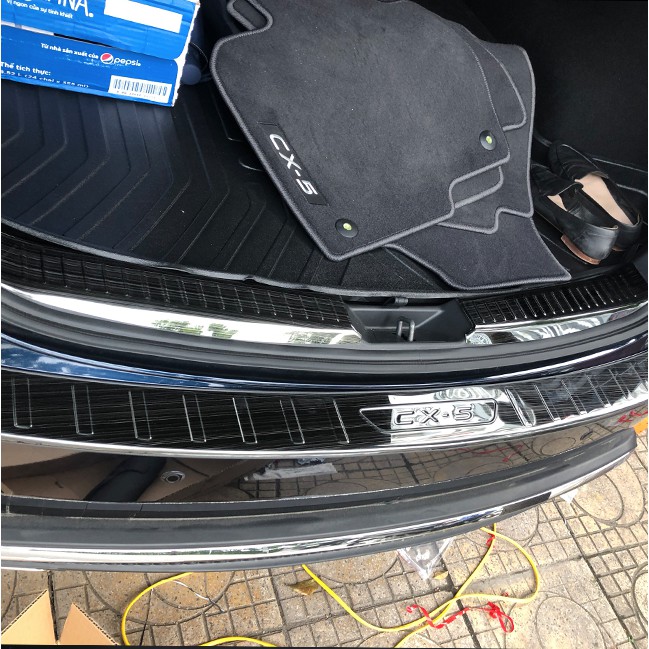 Chống trầy cốp xe Mazda CX5, đời 2018 2019 2020 2021 2022 Mẫu TITAN