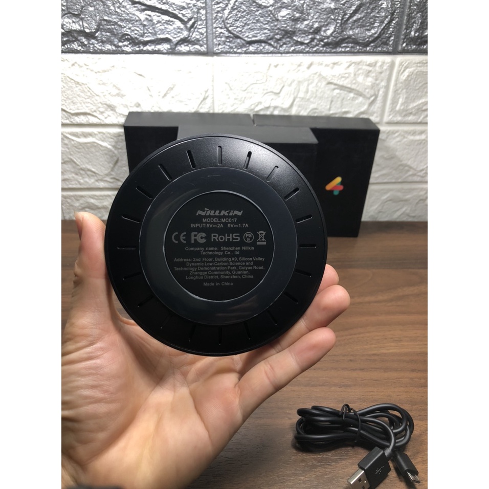 Sạc nhanh không dây Nillkin Magic Disk 4 chuẩn Qi đế tròn có đèn led
