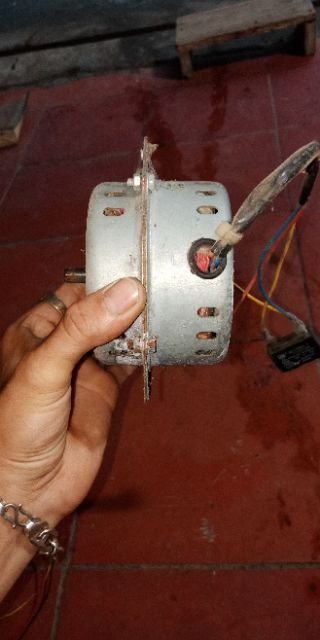 Mô tơ tháo quạt điều hòa vẫn dùng ngon.