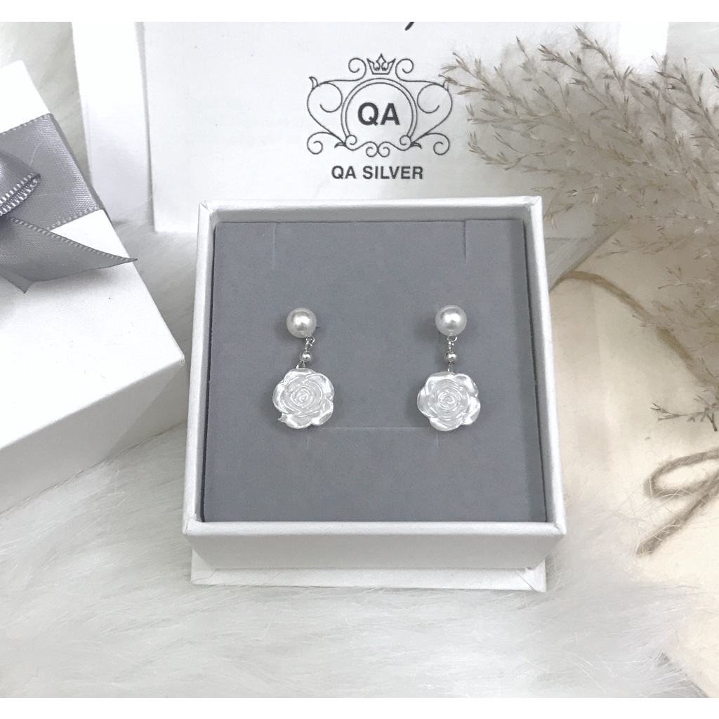 Khuyên tai bạc 925 hoa trà ngọc trai nhân tạo bông nữ S925 FLORA PEARL QA SILVER EA220806