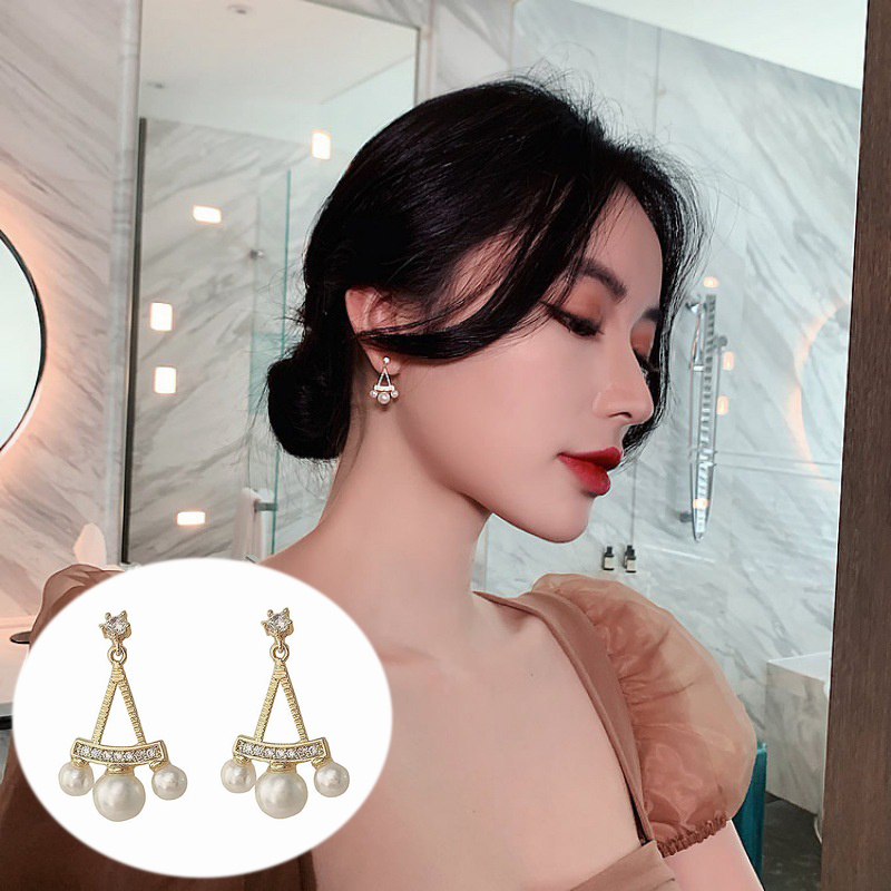 Fashion Artificial Pearl Earrings Alloy Hollow Out Water Drop Design Rhinestone Dangle Earrings Women Minimalist Ear Jewelry