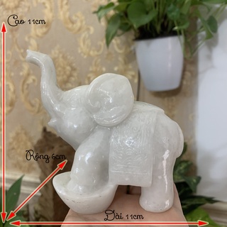 Tượng voi đá phong thủy trang trí nhà cửa dáng voi đạp thỏi vàng tài lộc - Cao 11cm - Trắng non nước