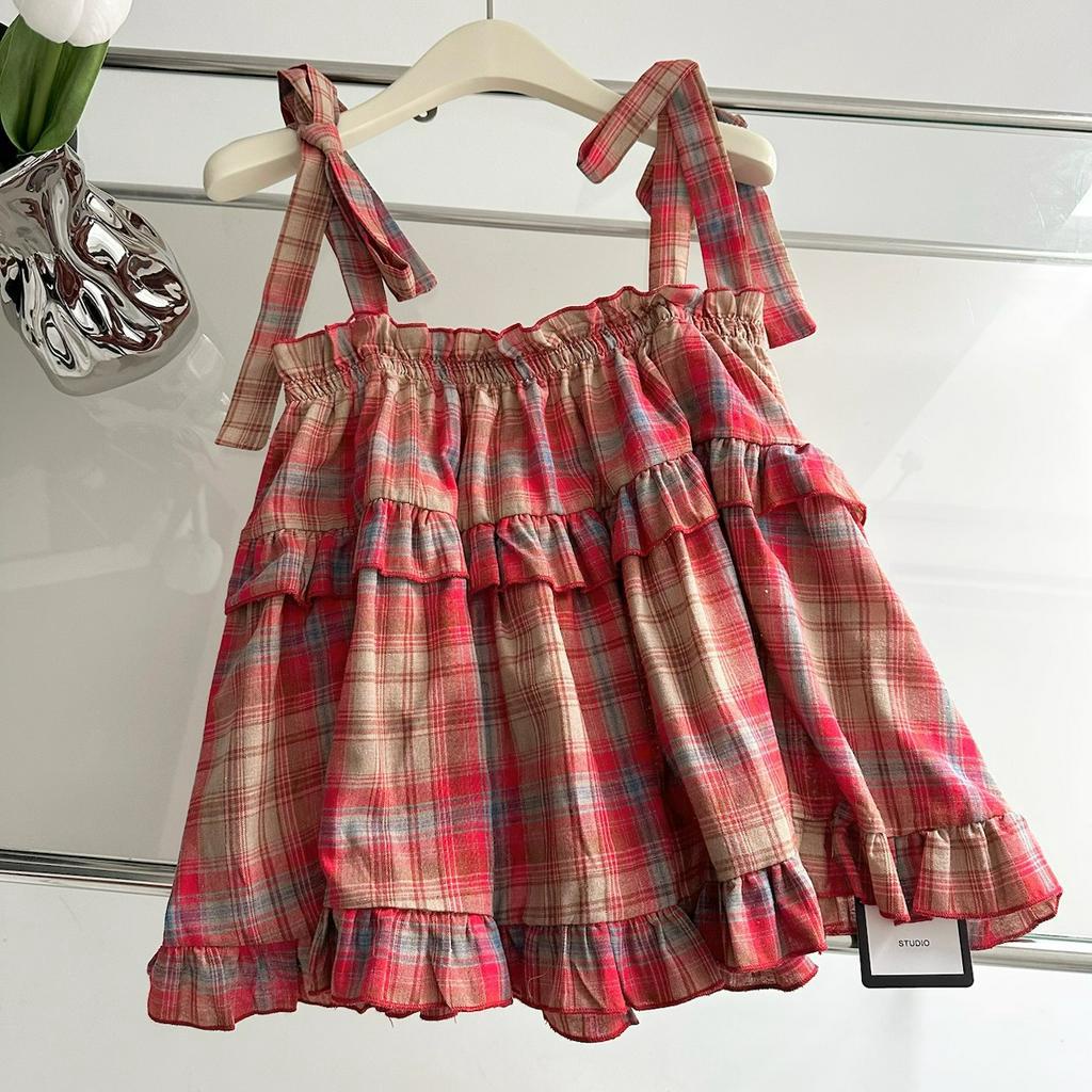 Áo Hai Dây Kẻ Caro Đỏ Ngang Vai Buộc Nơ Vai Áo Tiểu Thư Kẻ Đỏ Viền Bèo Tầng Siêu Xinh