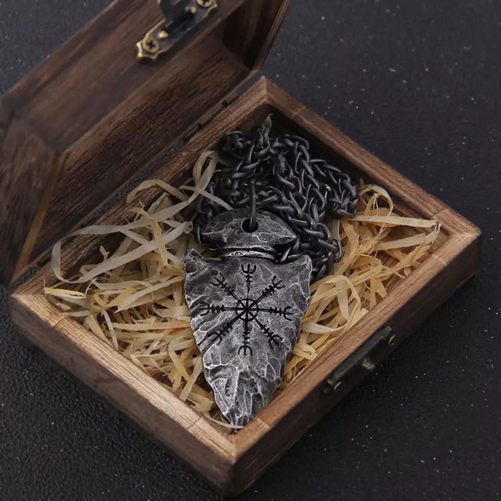Vòng cổ dạng la bàn tam giác viking cổ